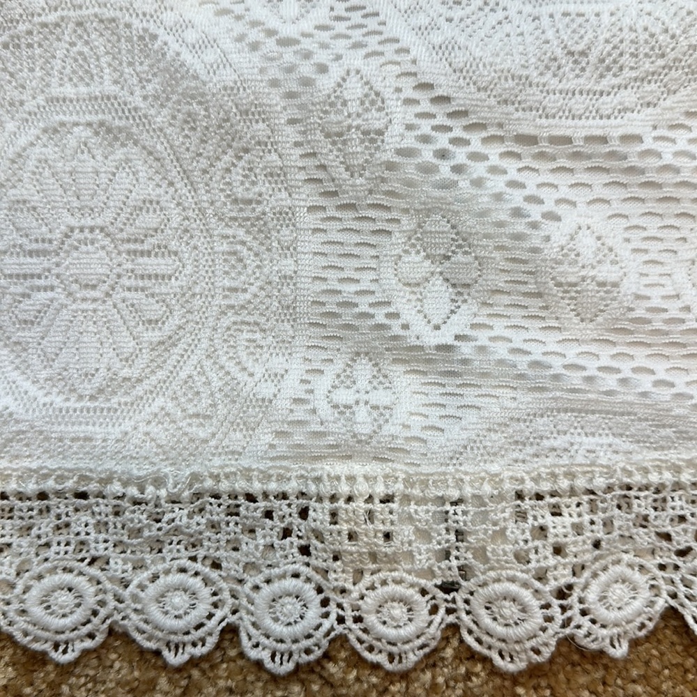 Gorgeous Fitted Lace Halter - Picture 3 of 3
